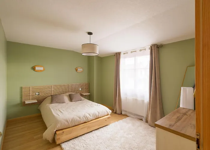 Apartment La Charpentiere - Familial - Parking Gratuit - Cosy - Commerces A Proximite *